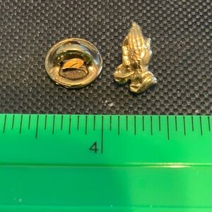 Gold Praying Hands Brooch